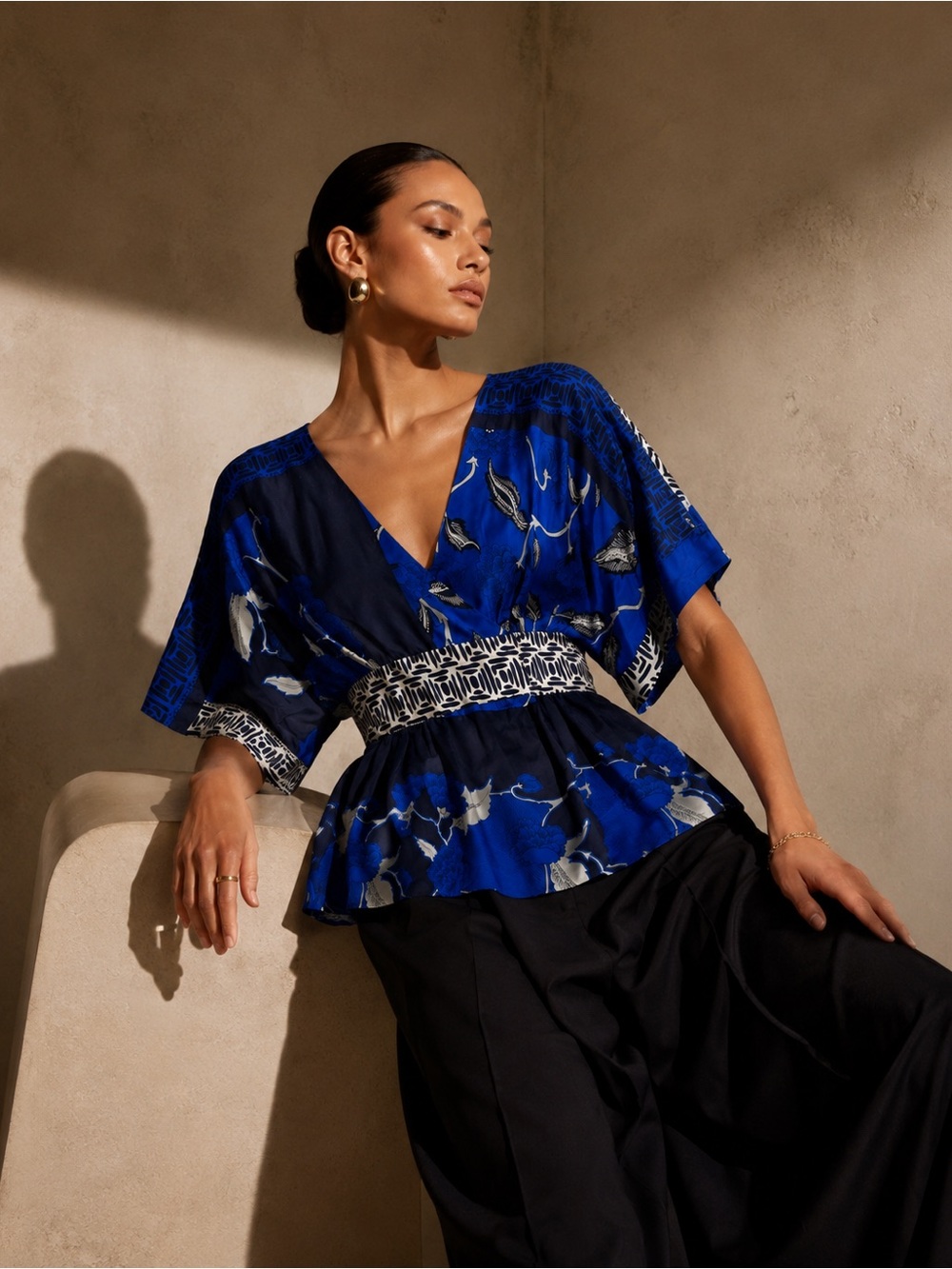Tibi New York 100% Silk Shanghai Toile Blue Wrap Blouse Size 8 designer blouse